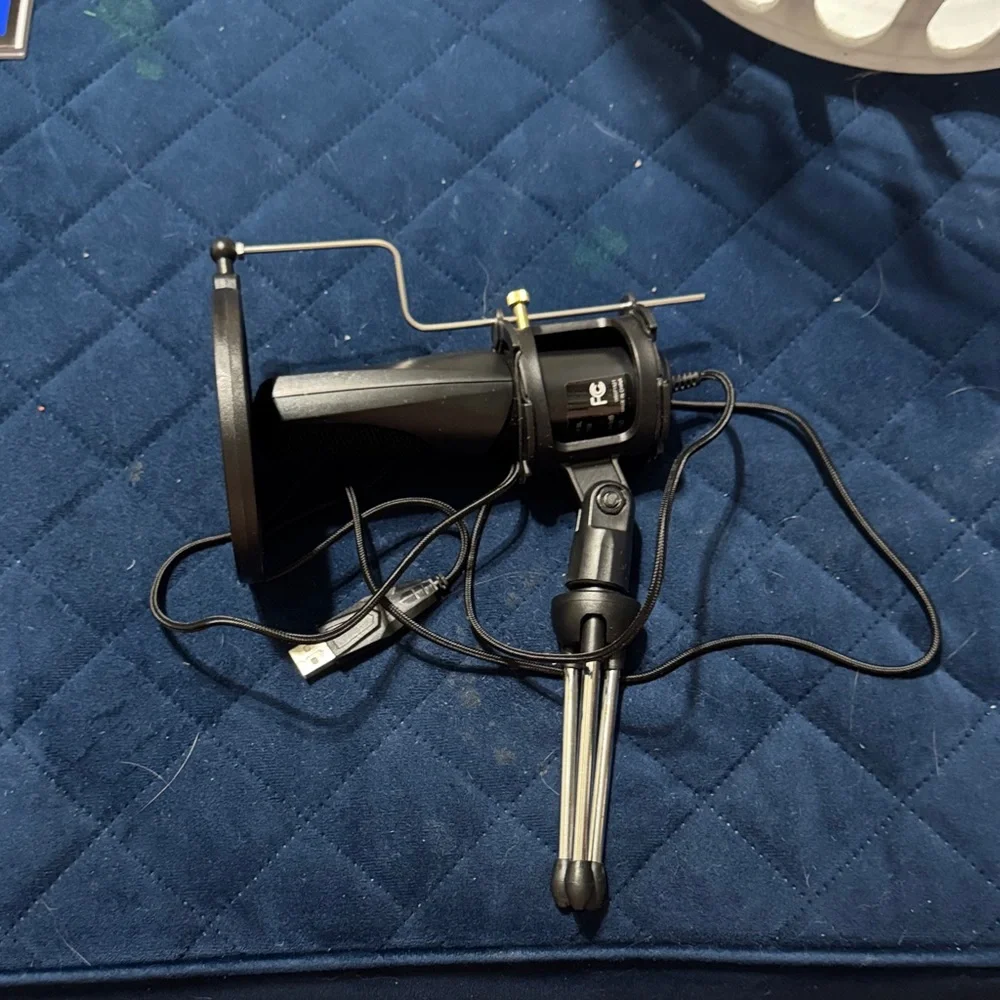 Black microphone with Tripod Stand****FINAL MARKDOWN****